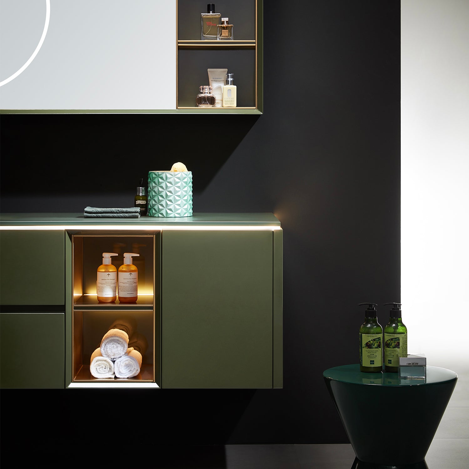 FADORE® Virella Luxury Bathroom Vanity Set