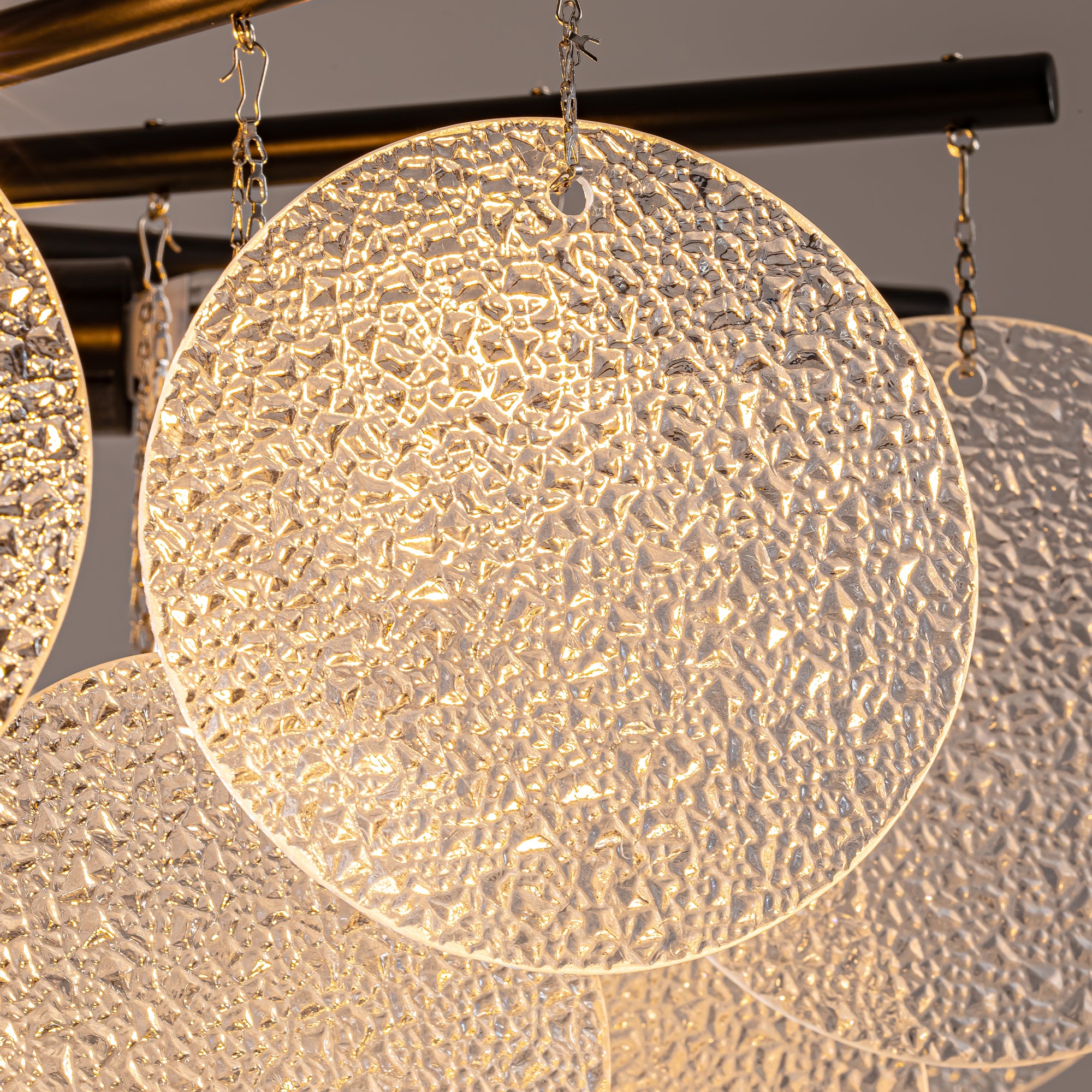 lunavera-modern-glass-textured-fan-shaped-chandelier-glass-details-sofary-lighting