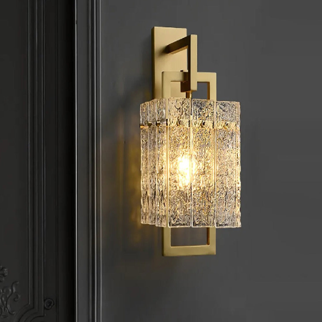 Water-ripple Glass Brass Wall Sconce - Modern Gold Design