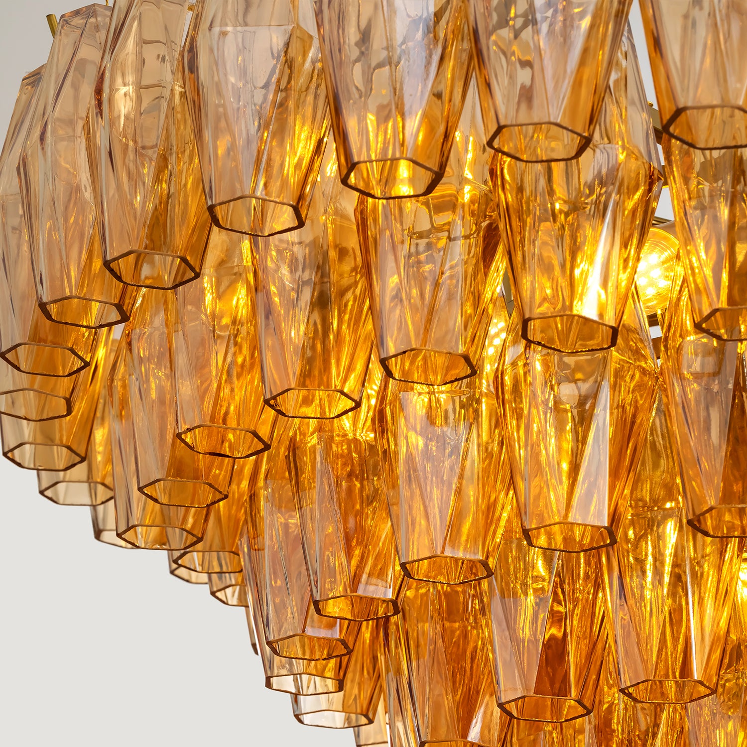 aurora-modern-cascade-chandelier-light-on-details-sofary-202604-CH468-A