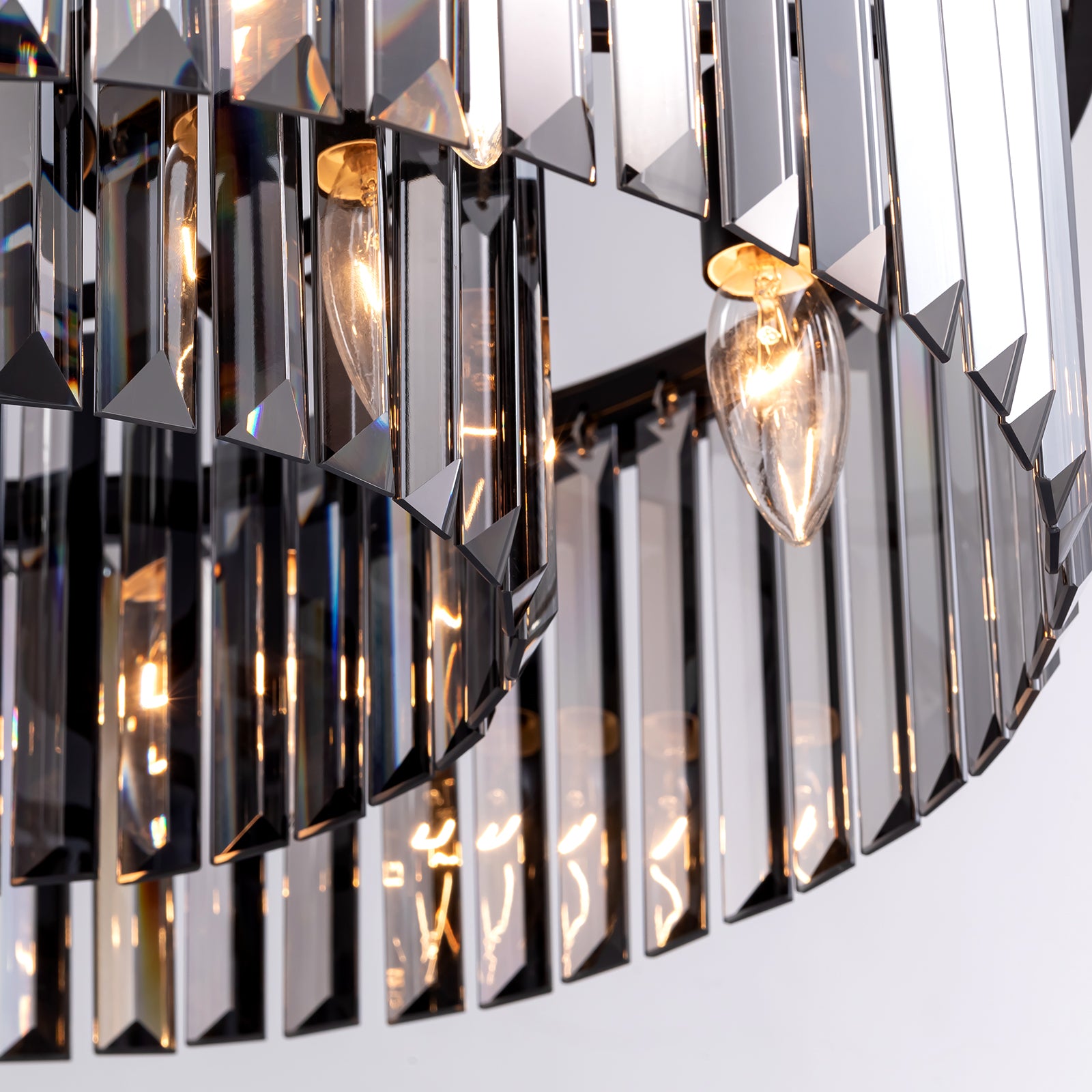 black-crystal-chandelier-round-design-pendant-light-light-details