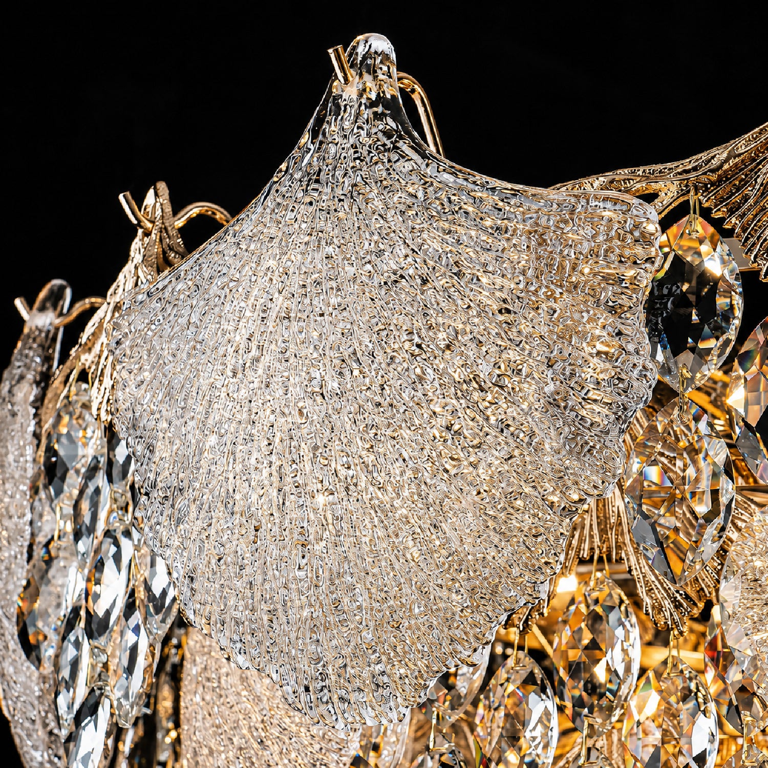 elowenne-luxury-gold-glass-leaf-k9-crystal-cascade-chandelier-glass-details-sofary-lighting