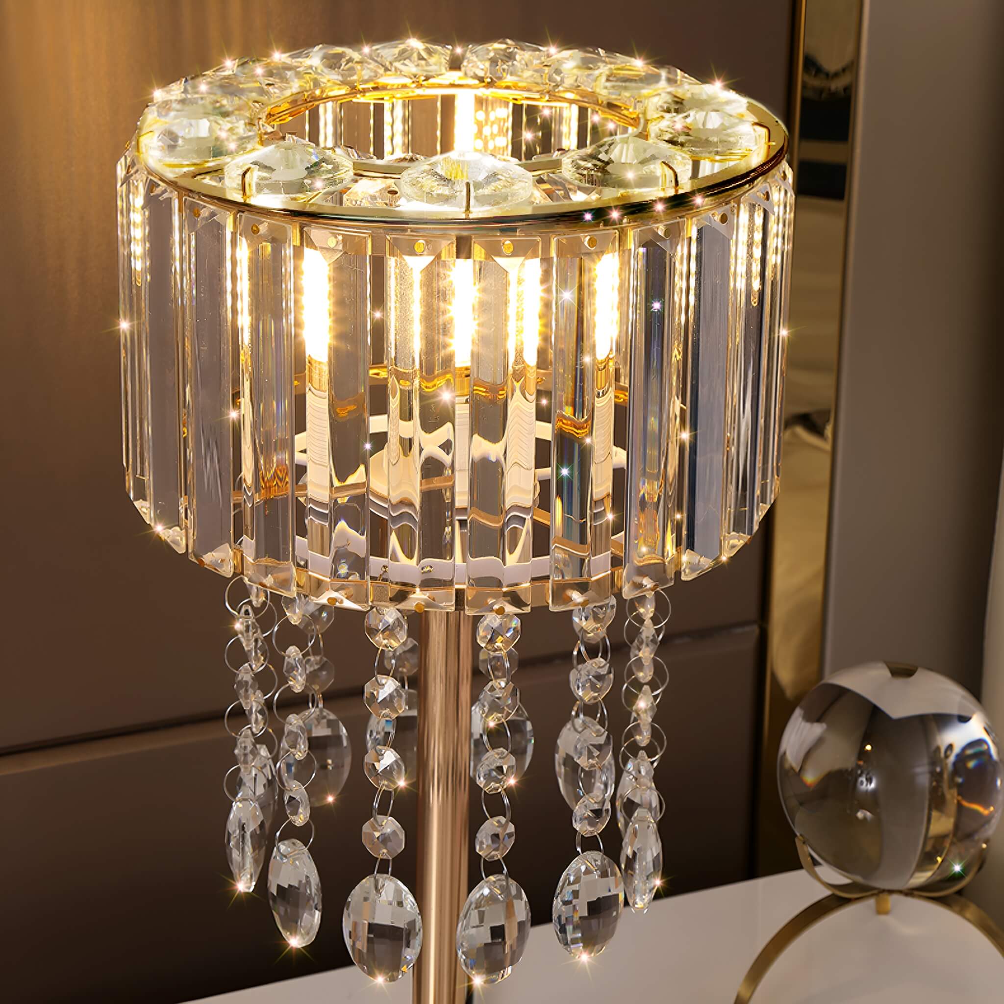 Luxury Gold Finish Lamp with Sparkling Crystal Details -details-1|Sofary