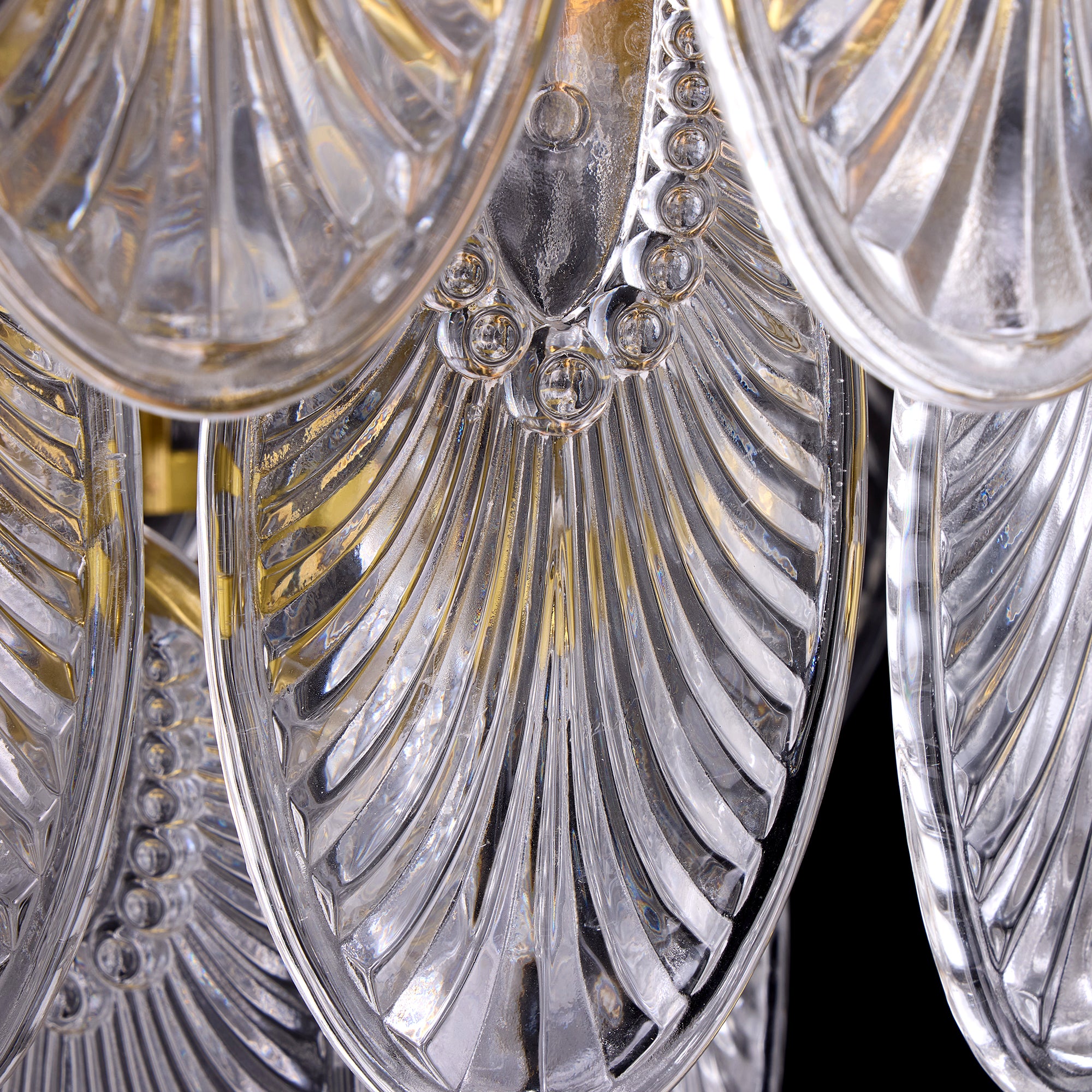meliora-modern-luxury-gold-glass-leaf-chandelier-details-of-leaf-glass