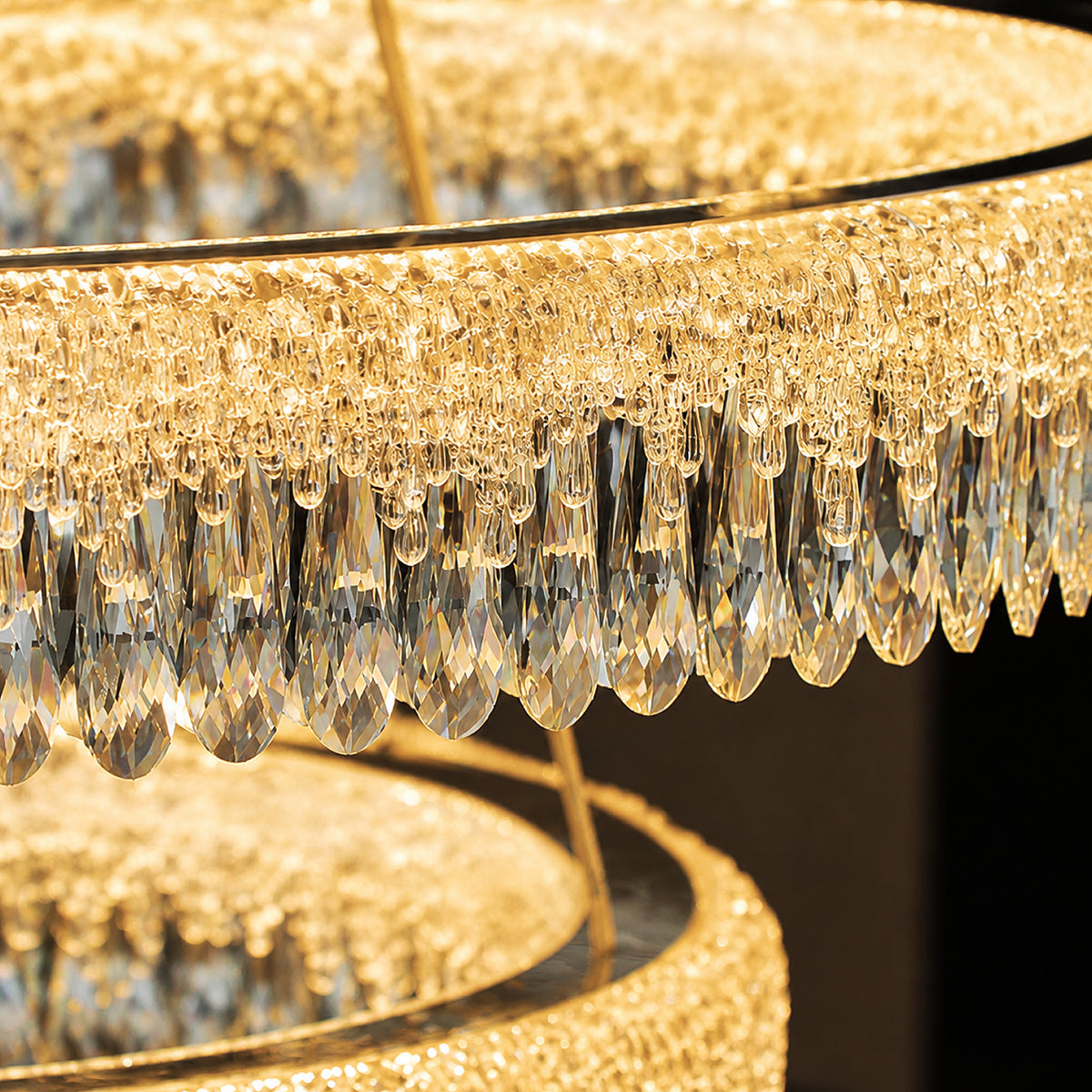 valoria-modern-luxury-crystal-tiered-ring-chandelier-crystal-details-sofary-lighting